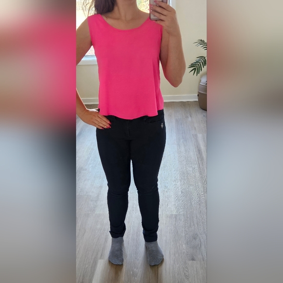 Pink top - Picture 2 of 4
